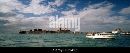 Blick über den Canale di San Marco, San Giorgio Maggiore von Hauptinsel aus gesehen Stockfoto