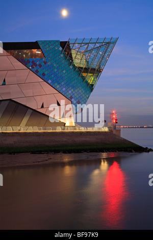 Die tiefen Submarium in der Nacht, Kingston upon Hull, East Yorkshire, England, UK. Stockfoto