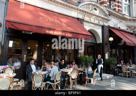 Erker-Café in Sloane Square, Chelsea, London, England, UK Stockfoto
