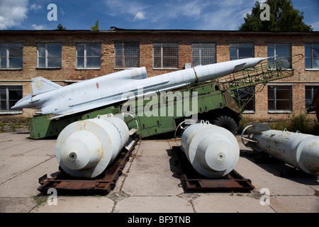 Ein unbemanntes Recon Flugzeug VR-2 "Strizh" (TU-146) wird in der ukrainischen Luftfahrtmuseum in Kiew Zhulyany gesehen. Stockfoto