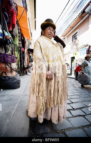 Cholita, traditionell kleiden Aymara Inderin in La Paz, Bolivien. Stockfoto