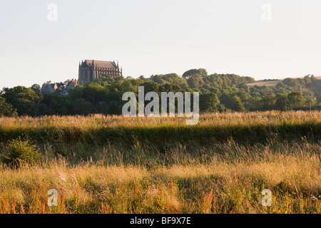 Lancing College Chapel gesehen aus über den Fluss Adur in Sussex Stockfoto