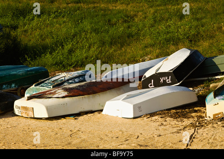 Ruderboote am Ufer in einer Marina in St. Augustine Florida verlegen. Stockfoto