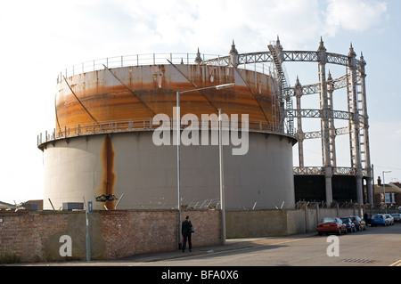 Leeren und vollen Gasometer Stockfoto