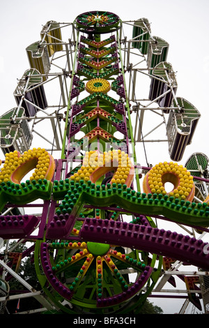 Eine beliebte Karneval als "The Zipper" eröffnet. Stockfoto