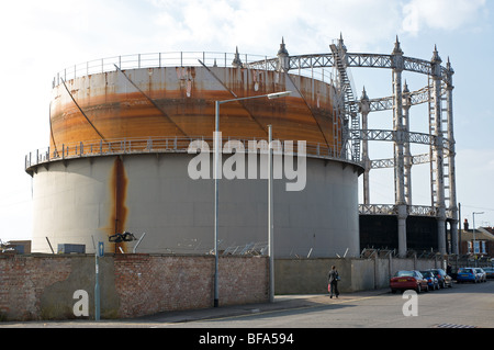 Leeren und vollen Gasometer Stockfoto