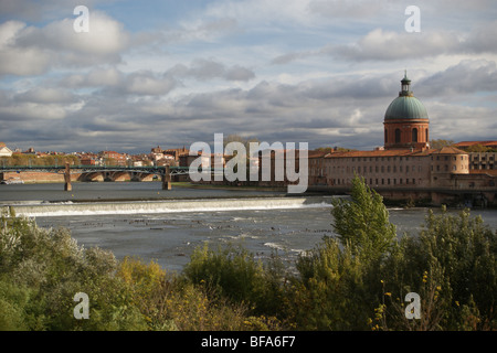 Bazacle wehr Wasserkraftwerk, Dome de La Grave Haute-Garonne, Fluss Garonne, Toulouse, Midi-Pyréneés, Royal, Frankreich Stockfoto