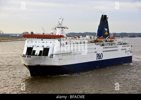 P & O Ferries Pride of York (ex Norsea) Ankunft am Rumpf von Zeebrugge Stockfoto