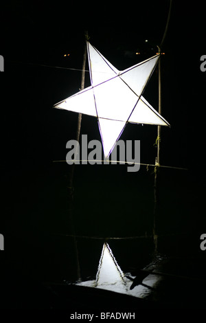 Indische Pentagramm Weihnachten Symbol über dem Wasser Goa Indien Stockfoto