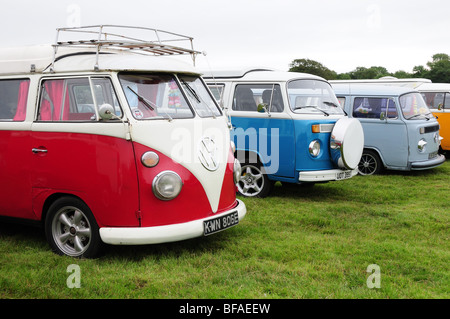 Split-Screen und Typ 2 Erker VW Camper Vans Volkswagen Enthusiasten Rallye Margam Park West Glamorgan Wales Cymru UK GB Stockfoto