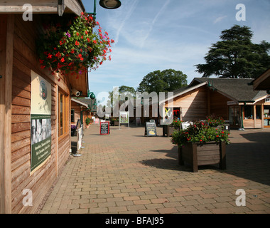 Einzelhandel-Dorf in Trentham Gardens, Stoke-on-Trent Stockfoto