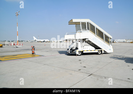 Israel, Ben-Gurion international Airport mobilen Treppe Stockfoto