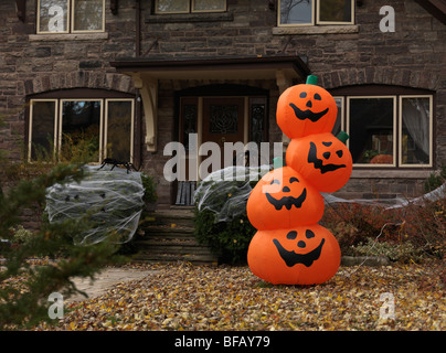 Eingerichtet für Halloween Haus in Toronto, Ontario, Kanada. Stockfoto