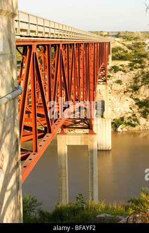 Die Hochbrücke über den Pecos River am Highway 90 in der Nähe von Del Rio Stockfoto