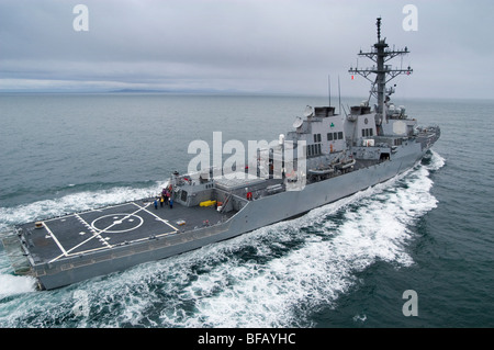 USS The Sullivans vor der Westküste Schottlands Stockfoto