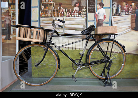 Oldtimer aus den 1960er Jahren auf einer Kulturerbe-Ausstellung ausgestellt. Thailand S. E. Asien Stockfoto