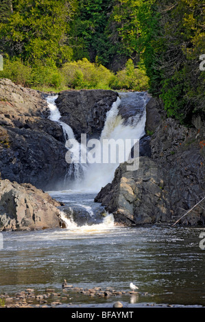 Silber fällt in der Nähe von Wawa Ontario Kanada Lake Superior Circle Tour und dem Dorf der Michipicoten River Stockfoto