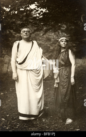 Theatralische paar in römischen Toga Stockfoto