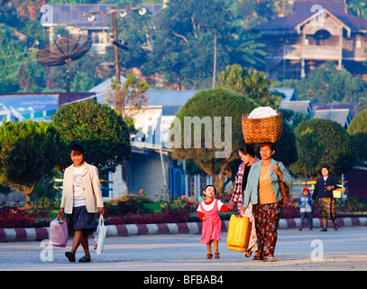 Auf der Hauptstraße von Kalaw, Shan-Staat von Myanmar Stockfoto