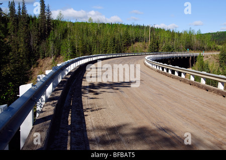 ALCAN Highway hölzerne Brücke gebaut während des zweiten Weltkrieges von der US-Armee für Lieferungen nach Alaska zu erhalten.  Noch gebräuchlich, aber vor allem als Tourist Attrat Stockfoto