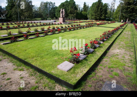 Militärische Gräber der Finnischen Winter Krieg und dem Zweiten Weltkrieg Soldaten, Oulu, Finnland hautausmaa Intiön Stockfoto