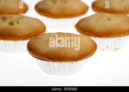 Mince Pies auf weißem Hintergrund Stockfoto