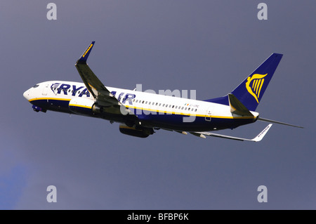 Boeing 737 von Ryanair vom Flughafen Birmingham betrieben Stockfoto