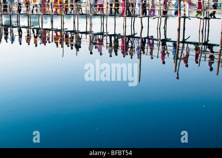 Reflexion im Fluss Saraswati in Gujarat Stockfoto