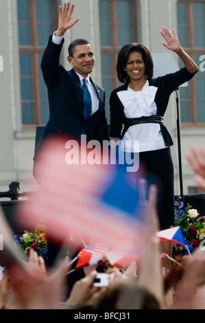 Der US-Präsident Barack Obama und der First Lady Michelle Obama auf der Prager Burg in Prag, den 4. April 2009. Stockfoto
