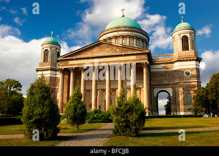 Exterieur des Neo-klassischen Esztergom Basilika, Kathedrale (Esztergomi Bazilika), Ungarn. Stockfoto