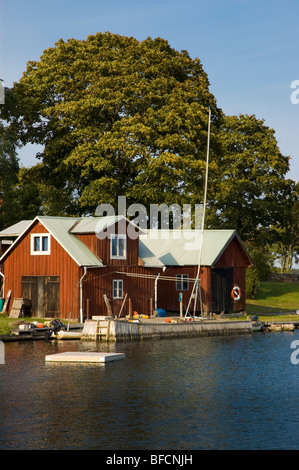 Bootshaus auf einer Bucht von der Ostsee bei Monsteras in Schweden Stockfoto