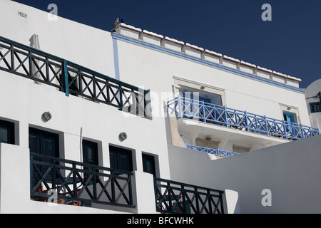 Blick auf Häuser in Santorini, Griechenland. Stockfoto