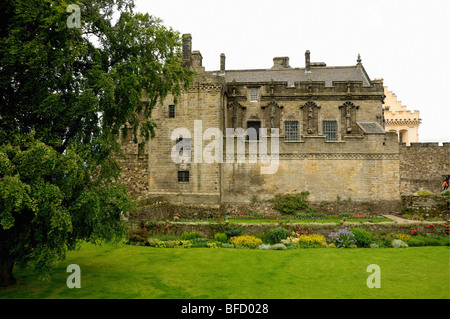 Queen's Lodgings mit Blick auf den Queen Anne Garden im Stirling Castle Stockfoto