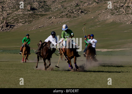 Kinder Polo-Turnier. Monkhe Tengri, zentrale Mongolei. Stockfoto