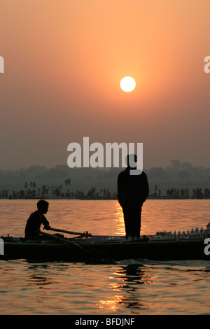 Gelegen an den Ufern des Ganges, Varanasi einigen als die heiligste Stadt der hinduistischen Welt gilt. Stockfoto