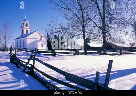 Christ Church im Upper Canada Village im Winter, Morrisburg, Ontario, Kanada. Stockfoto