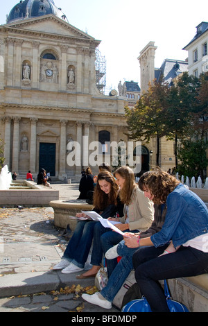 Studieren in der Nähe der Sorbonne in Paris, Frankreich. Stockfoto