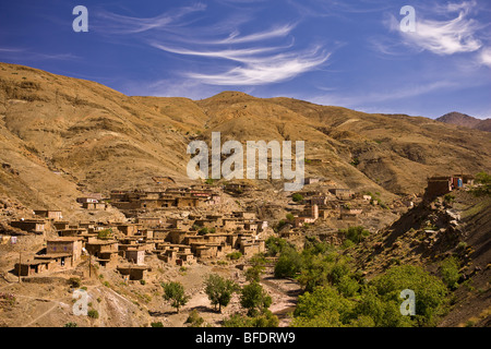 TAGNI, Marokko - Berber-Dorf im Atlas-Gebirge. Stockfoto