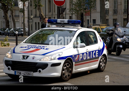 Französische Nationalpolizei-Auto in Paris, Frankreich. Stockfoto