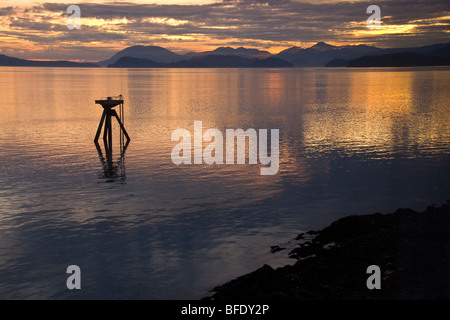 Zimovia Straße bei Sonnenuntergang gesehen von Wrangell, Alaska Stockfoto