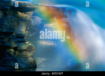 Regenbogen-Detail im Athabasca Falls, Jasper Nationalpark, Alberta, Kanada Stockfoto