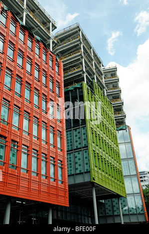 Central Saint Giles Court Development bunte Gebäude im Bau London England UK Stockfoto