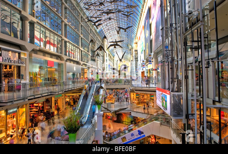 Innere des Eaton Centre, Toronto, Ontario, Kanada Stockfoto