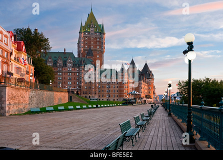 Chateau Frontenac und Terrasse Dufferin im Morgengrauen, alte Quebec Stadt, Quebec, Kanada Stockfoto