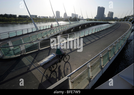 Eine neue Brücke in Songjiang am Stadtrand von Shanghai, China. 21. Oktober 2009 Stockfoto