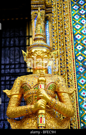 Yaksha, riesigen Dämon auf dem Ausgang im Grand Palace, Wat Pra KEO Stockfoto
