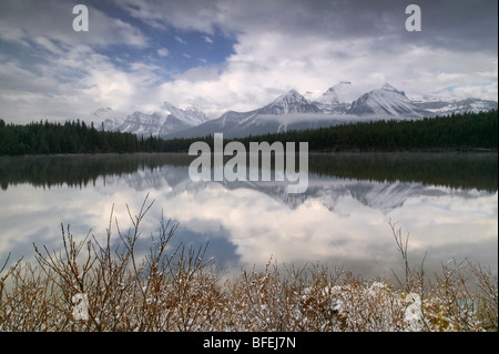 Herbert-See und der Bogen-Strecke, Banff Nationalpark, Alberta, Kanada Stockfoto