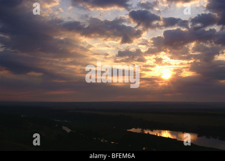 Sonnenuntergang über dem Donez. Russland. Stockfoto