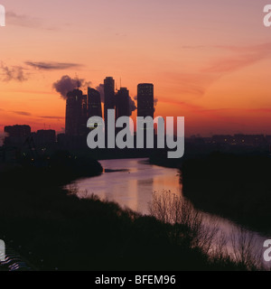 Moskauer Finansial Zentrum Sonnenaufgang pünktlich Stockfoto