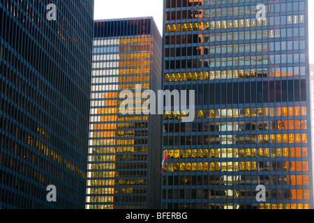 Abend im Bankenviertel, Toronto, Ontario, Kanada Stockfoto